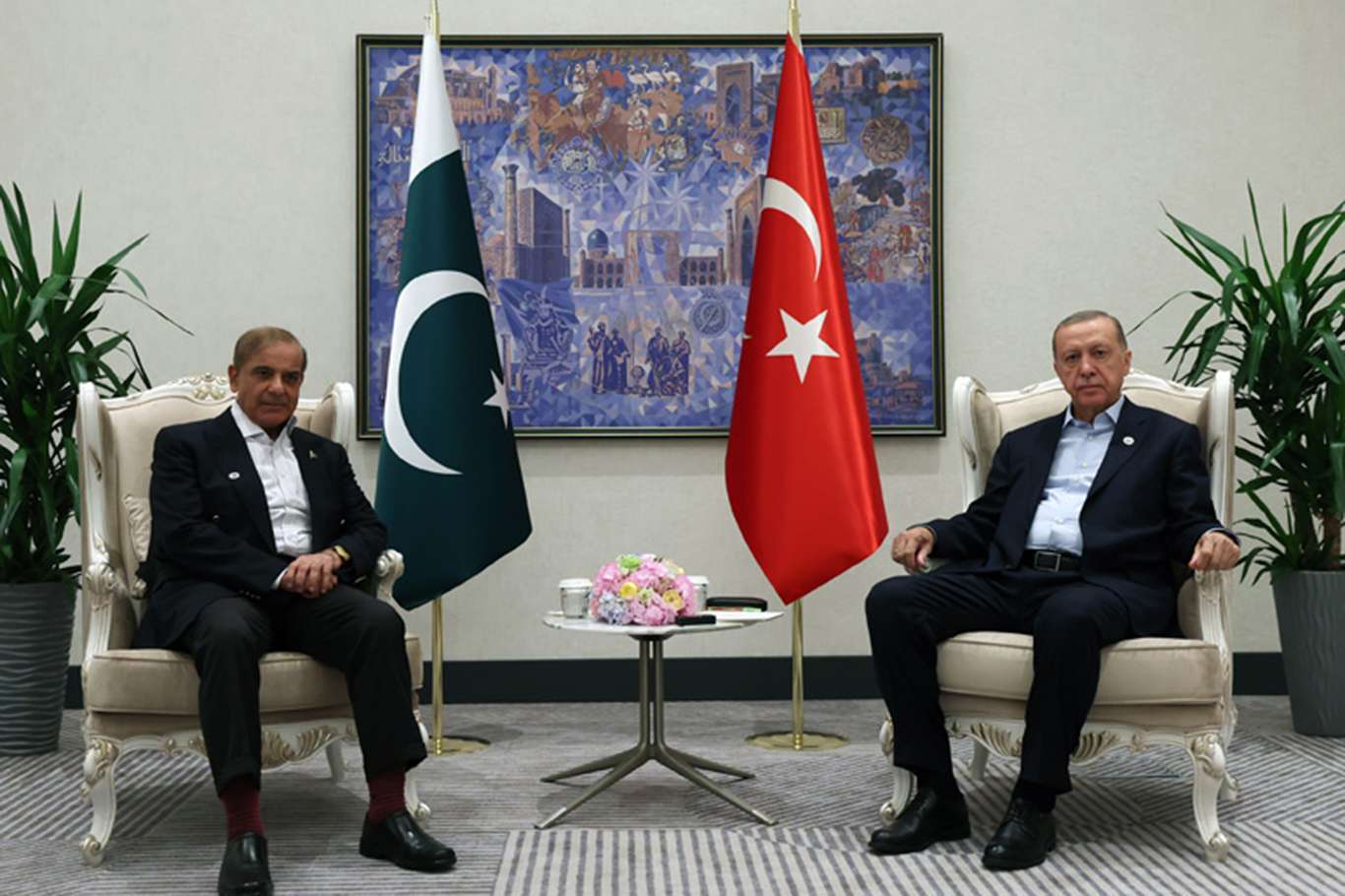 Türkiye's Erdoğan meets Pakistan Prime Minister Sharif Türkiye's Erdoğan meets Pakistan Prime Minister Sharif
